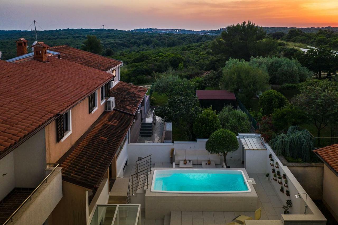 Cave Romane Apartment With Private Pool And Sea View Винкуран Экстерьер фото
