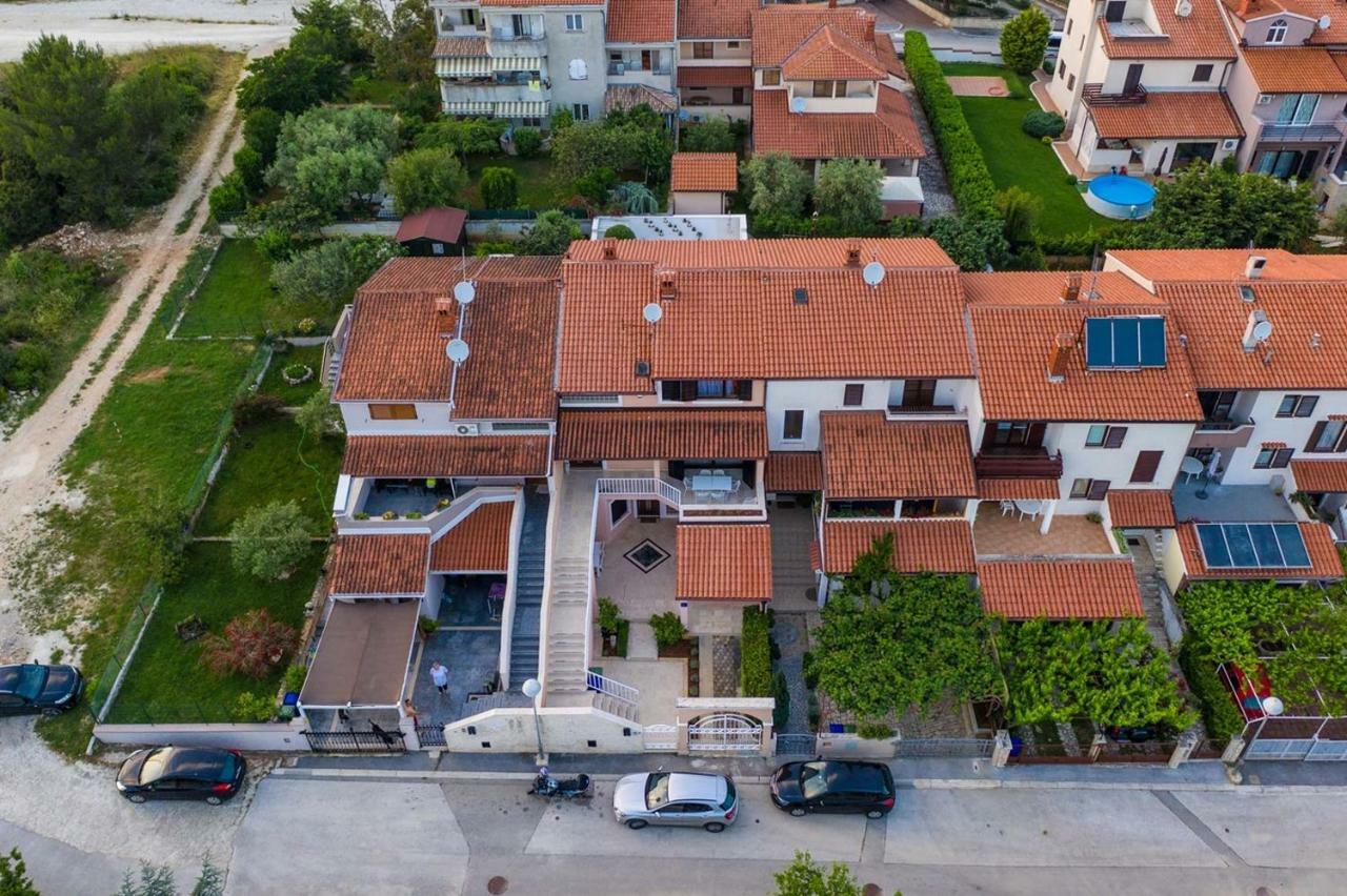 Cave Romane Apartment With Private Pool And Sea View Винкуран Экстерьер фото