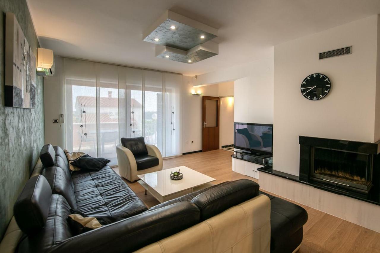 Cave Romane Apartment With Private Pool And Sea View Винкуран Экстерьер фото