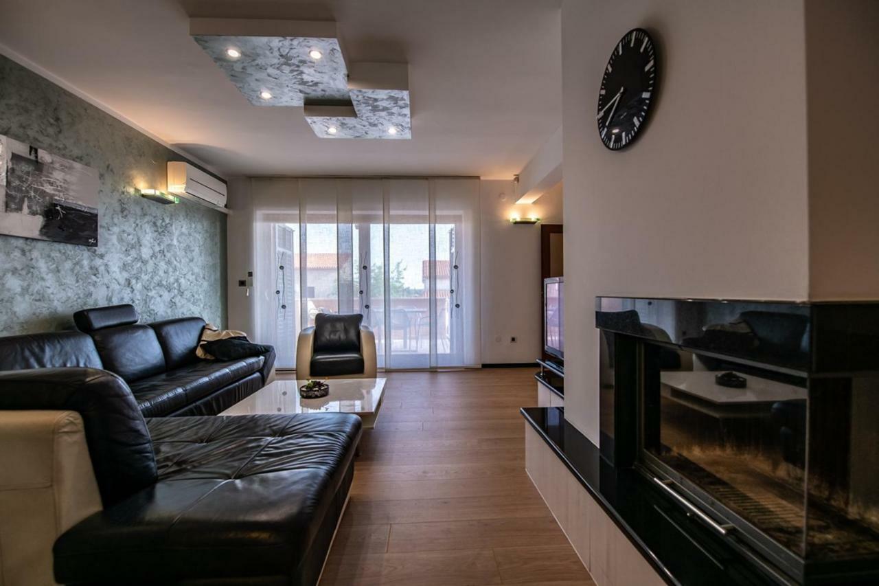 Cave Romane Apartment With Private Pool And Sea View Винкуран Экстерьер фото
