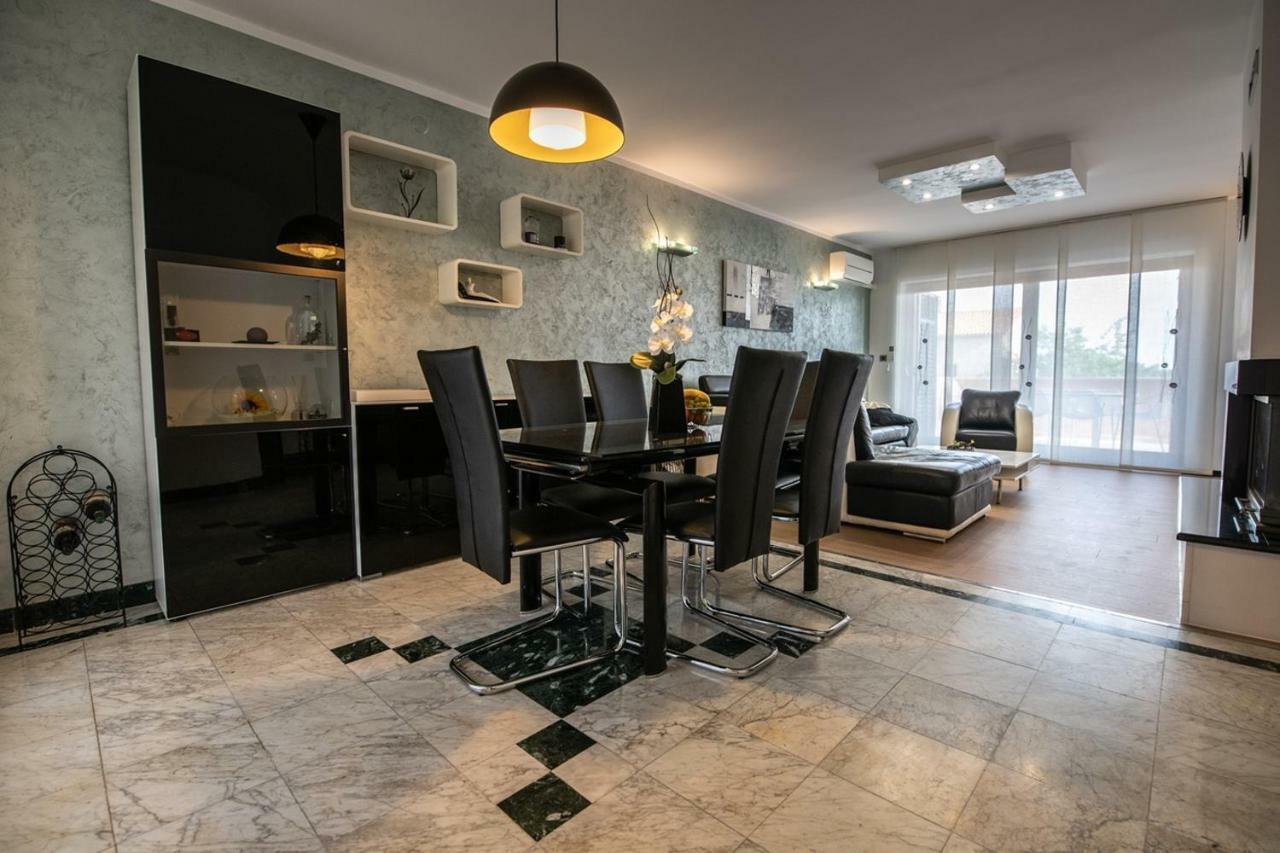 Cave Romane Apartment With Private Pool And Sea View Винкуран Экстерьер фото