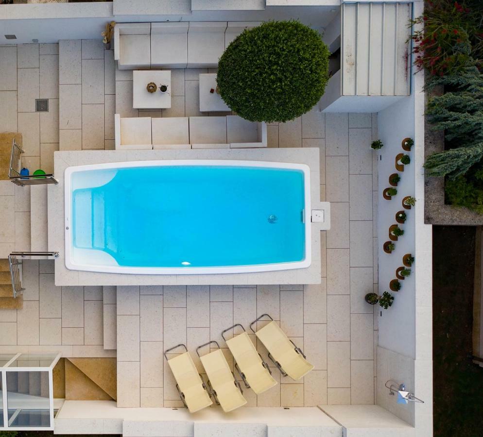 Cave Romane Apartment With Private Pool And Sea View Винкуран Экстерьер фото